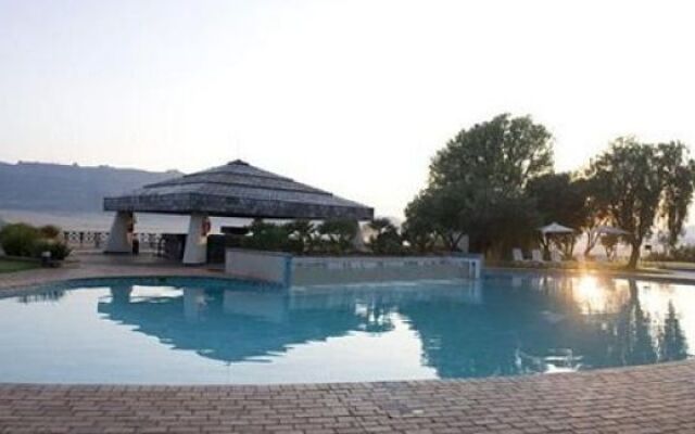 Black Mountain Leisure & Conference Hotel