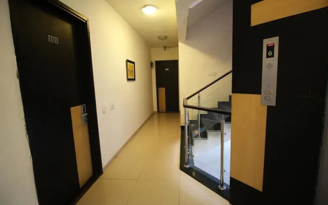 OYO Premium Gujarat College Ellisbridge