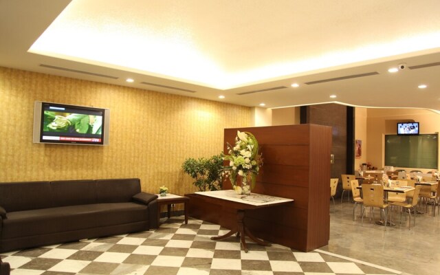 OYO Hotel: Capital O New Haven Hotel Near Lotus Temple