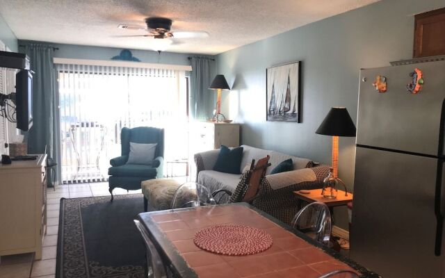 Las Palmas 121 Condo