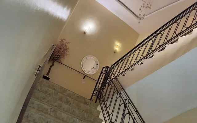 Aaron's Place Luxury Apartments & Rooms