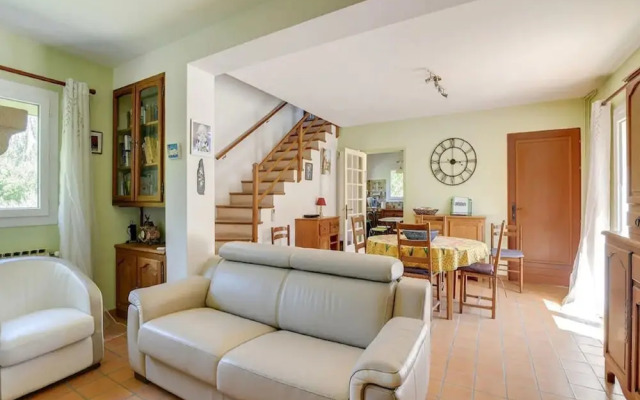 Superb House With Pool Near the Luberon