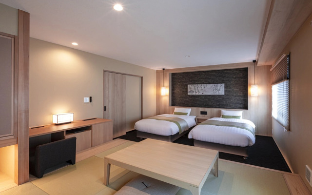 Rinn Shirakawa South