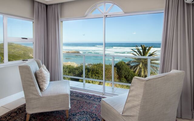 Hermanus Beachfront Lodge