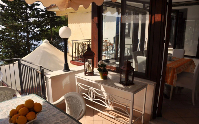 Villa Laura Apartment Sea View