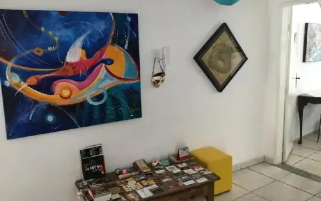 AZ Hostel & Galeria de Arte