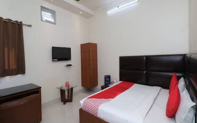OYO 22396 Hotel Ashoka International