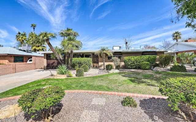 7 Mi to Downtown Phoenix: Home w/ Pool & Foosball!