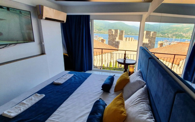 Small Luxury En suites ELEONOR