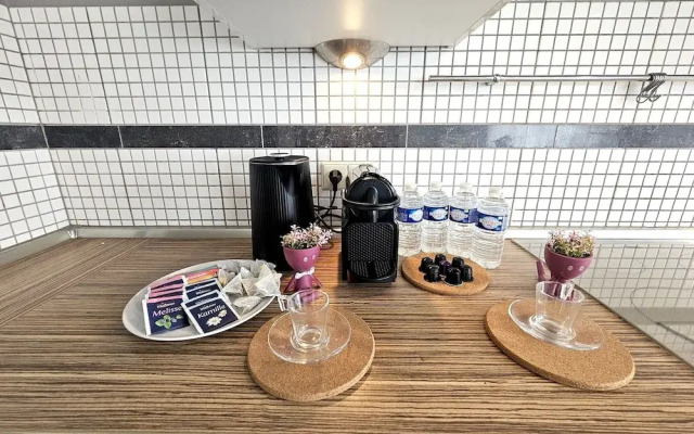 Well Appointed 2BR w terrace&parking