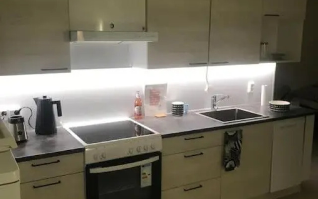 Valoisa avara yksiö loistavalla sijannilla