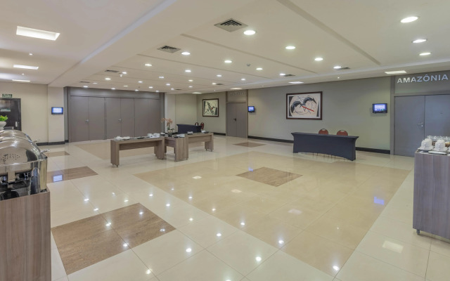 Hotel Deville Prime Cuiabá
