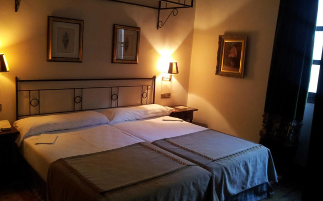 Parador De Santillana De Gil Blas