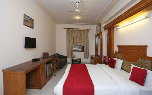 Hotel Gold Palace by OYO Rooms