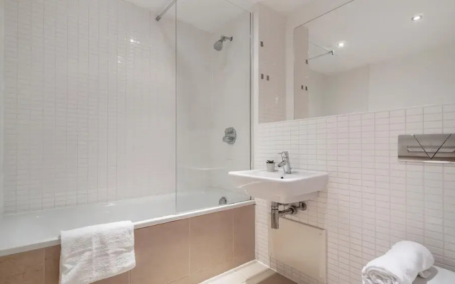 Beautiful Private 2BR Apartment in Prime Location