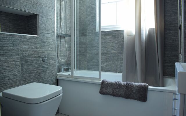 Beautiful 3 Bedroom Flat in Peckham