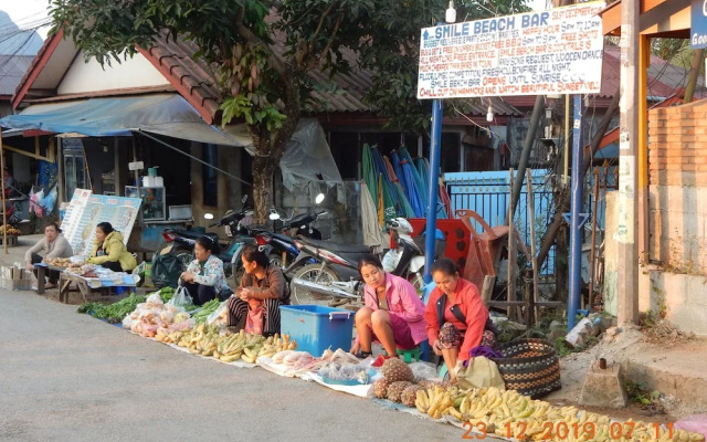 Vang Vieng Camellia Hotel