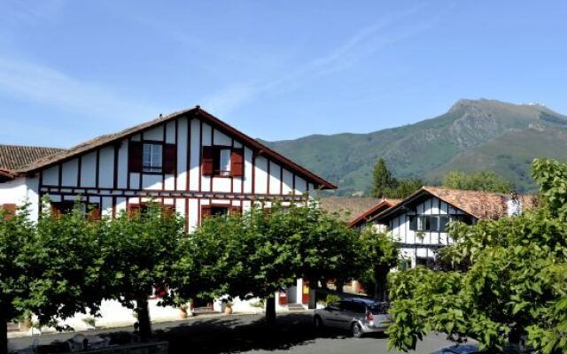 Logis Hôtel Baratchartea