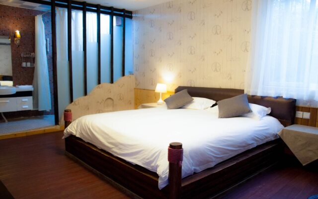 Mola Mola Hostel