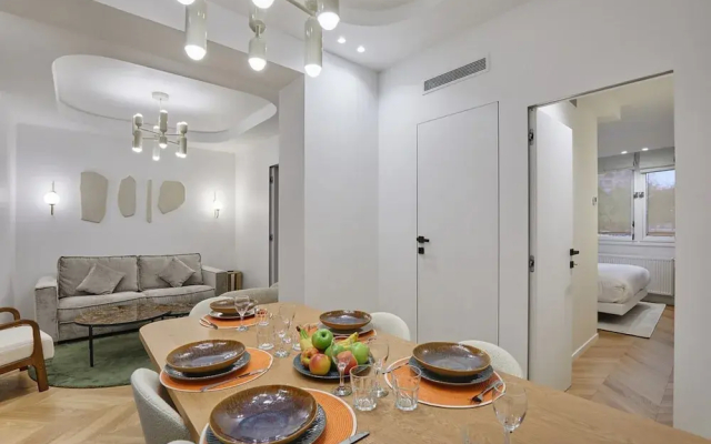 Apartment With AC Front Montparnasse Tower