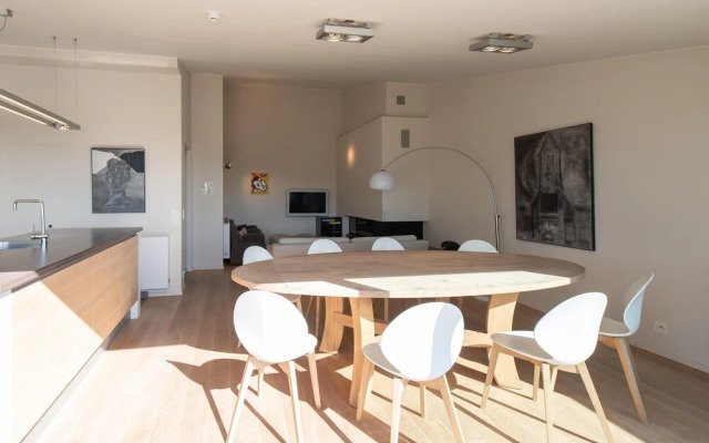 Central Flat With Sunny Terrace