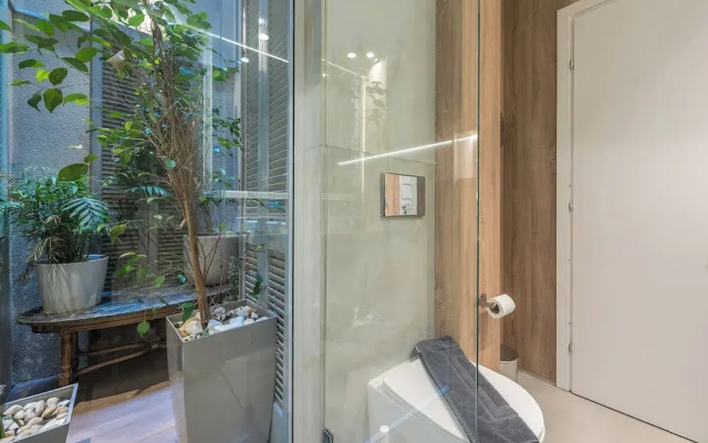 Stunning Design 1BR  Secret Garden