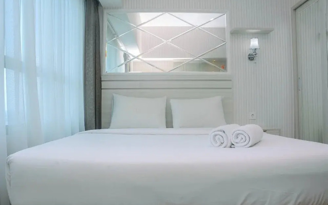 Best Studio with Pool View Springlake Summarecon Apartment