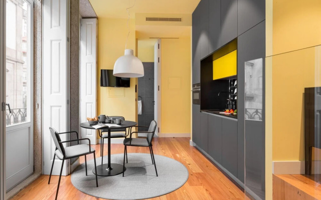 ALTIDO Modern Self Check-In Studio in Porto