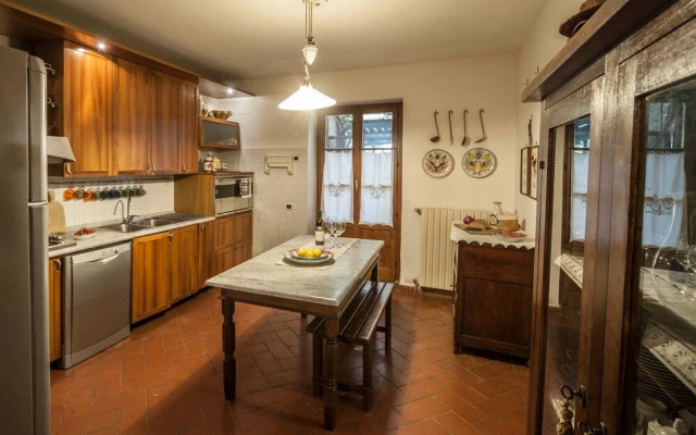 Panoramic Villa in Tuscany Rolling Hill, Well Connected, Everyday new Journey to