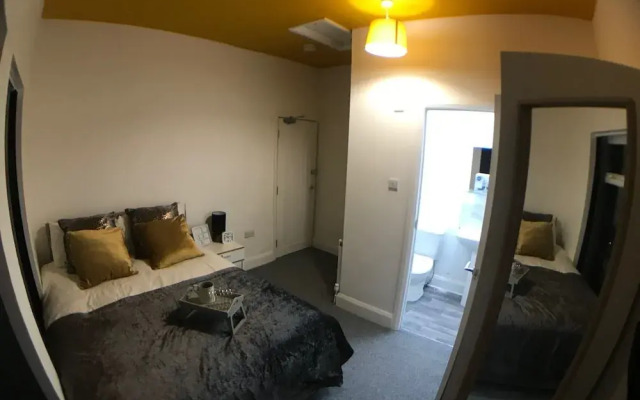 Townhouse @ 87 Walthall Street Crewe