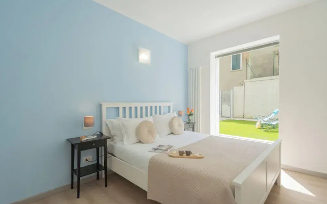 La Quiete With Private Garden by Rent all Como