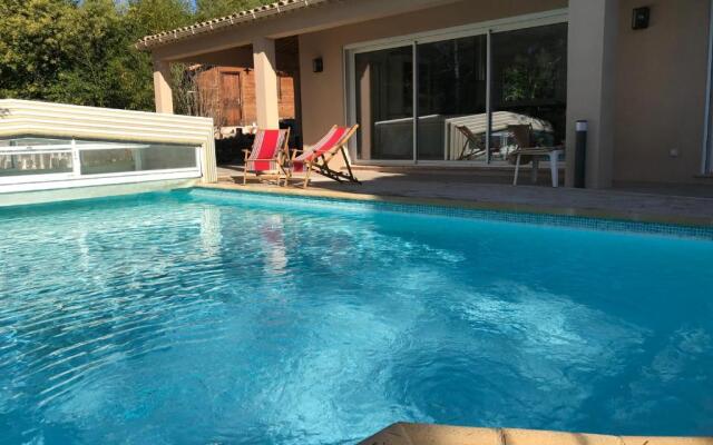 06D - Appartement spacieux avec terrasses, jardin et piscine