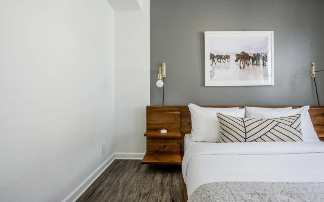 Modern 1BD Near Music Row and Downtown