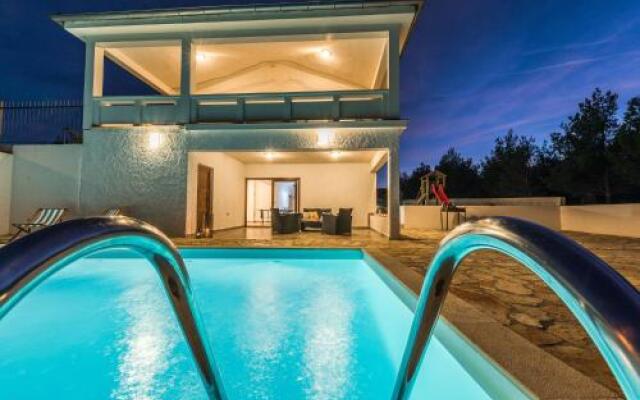 Villa More