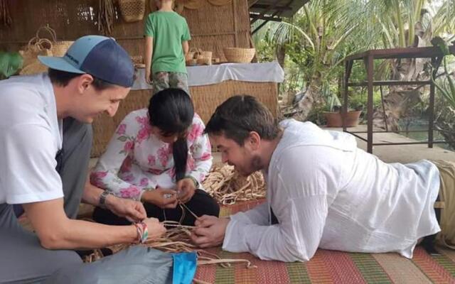 Hà Phan Holiday House