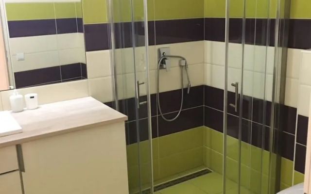 Downtown/Nightlife/Balcony