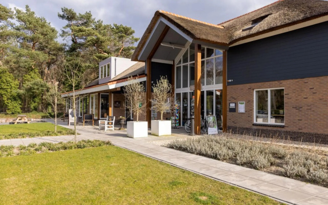 Bungalow in Veluwe Near Harderwijk