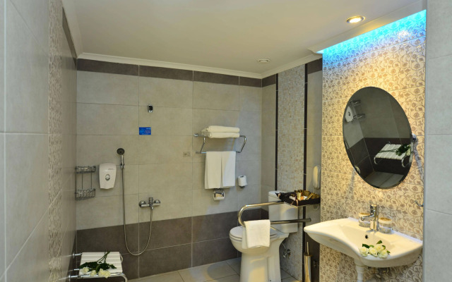 Adenya Hotel & Resort