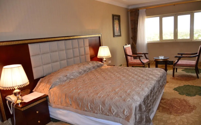 Royal Beach Hotel