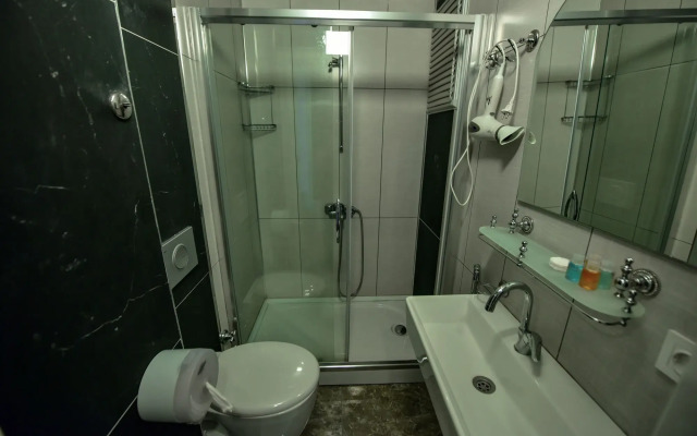 Hirande Otel