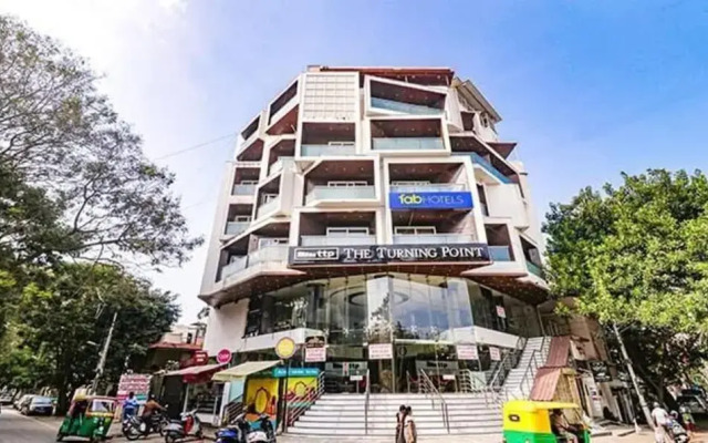 Fabhotel Turning Point