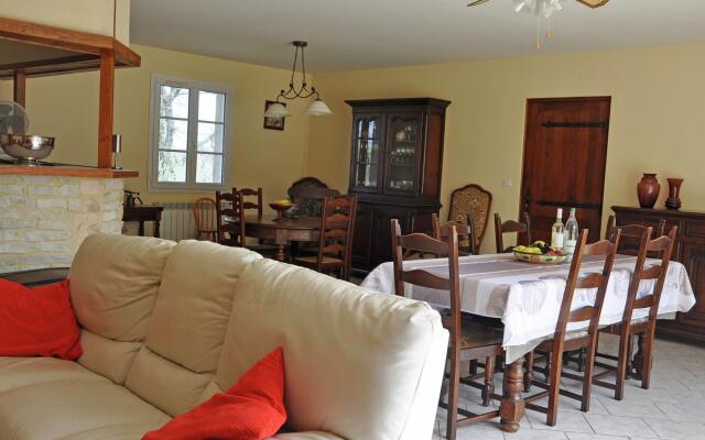 Traditional villa in Lias D'armagnac with pool