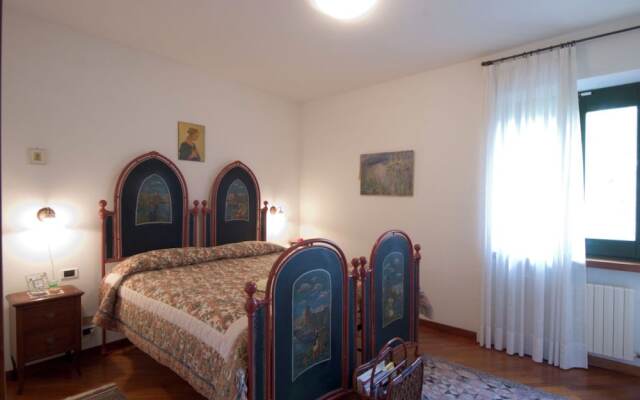 Luxurious Villa in Montelupone With Private Swimming Pool