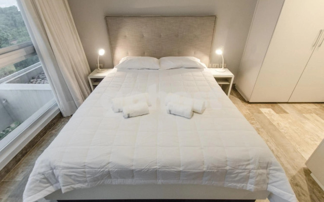 Encantador Apartamento en Villa Morra 1D004