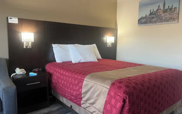 Colonial House Motor Inn