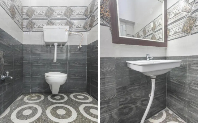 Sri Krishna Lodge by OYO Rooms