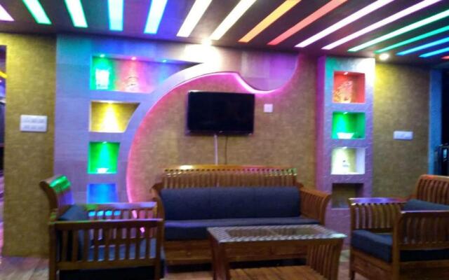 Upper Deck Houseboat