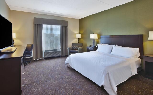 Holiday Inn Express & Suites Geneva Finger Lakes, an IHG Hotel