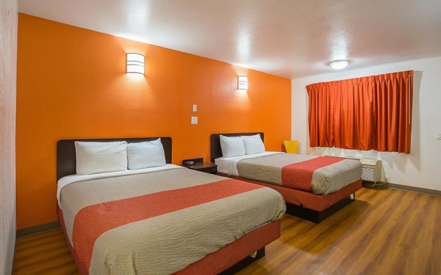 Motel 6 Brinkley
