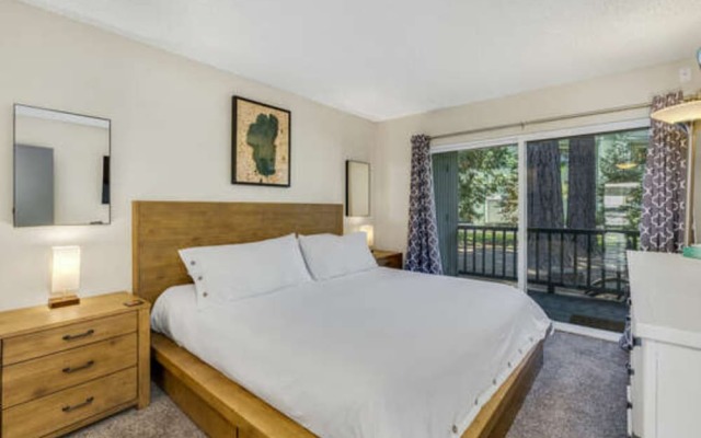 Skylandia Escape by Tahoe Mountain Properties